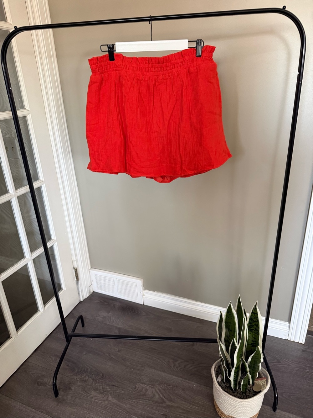 NWT Old Navy Gauze Skort (L)